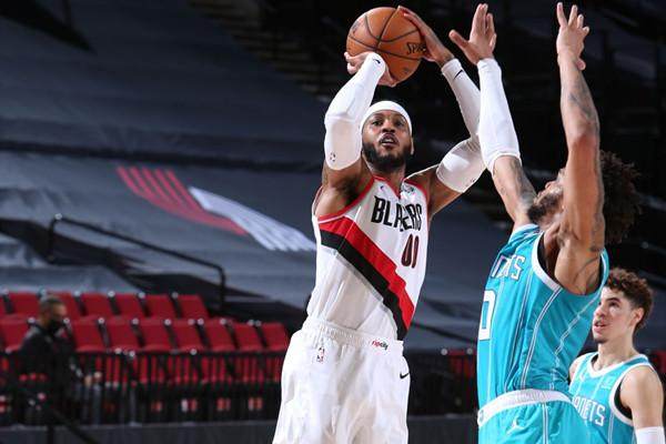 开云体育-温水煮蛙走到死胡同 开拓者主帅进入离队倒计时?